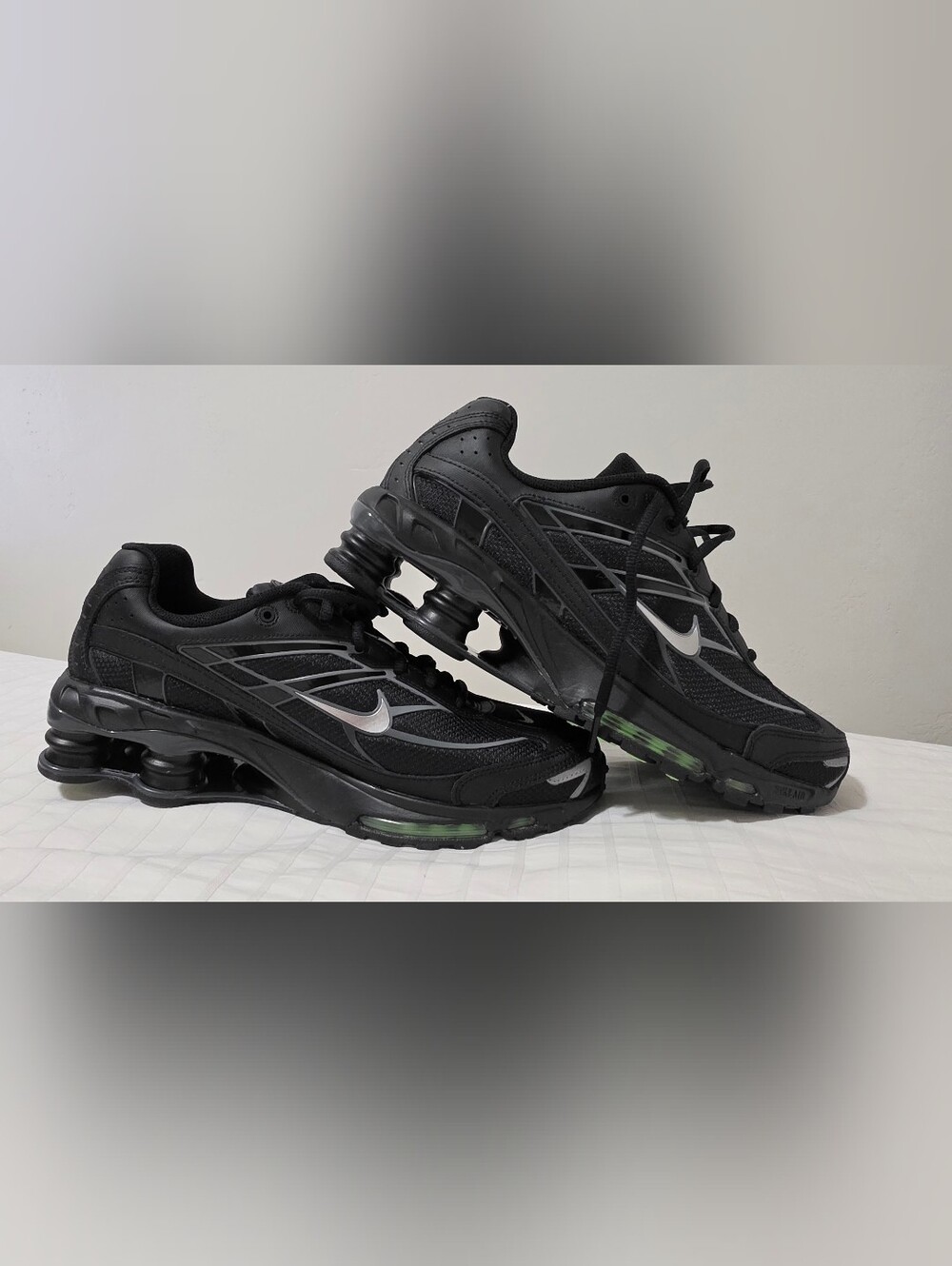 Nike Shox TL Black And Green Size 10 Men